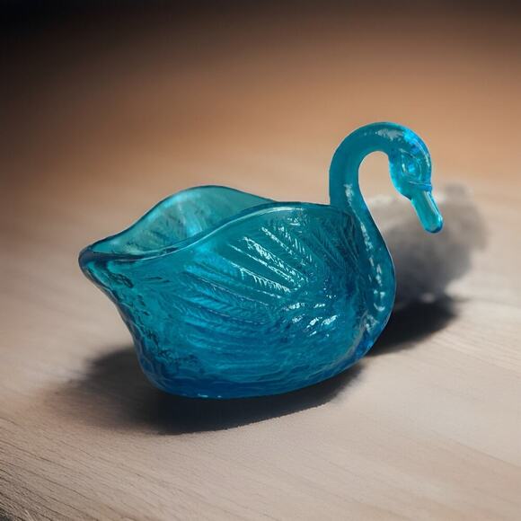 Vintage Swan L E Smith Glass Turquoise Blue Trinket Dish Nautical Beach Decor - Picture 1 of 16